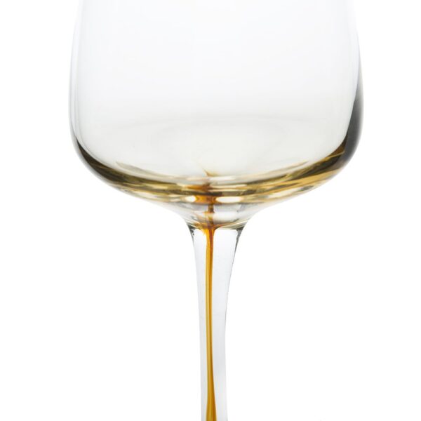 amber-mouth-blown-wine-glass-clear-caramel-white-wine-03-amara