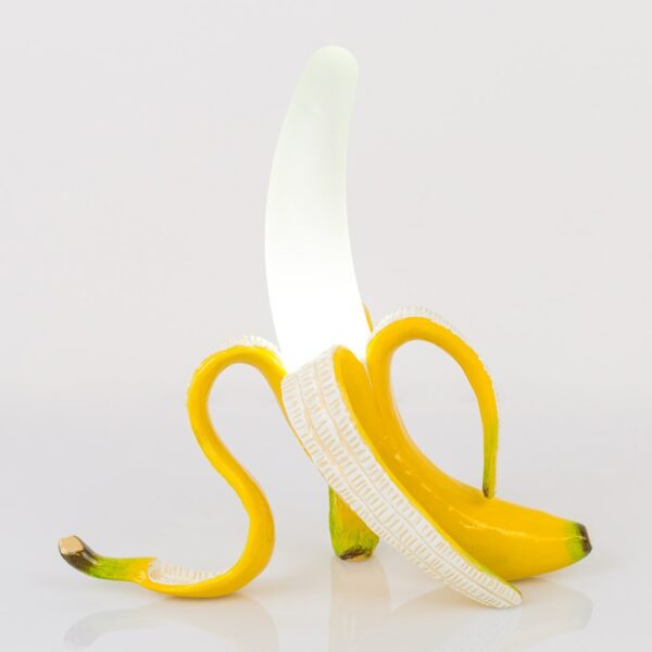 banana-lamp-daisy-04-amara