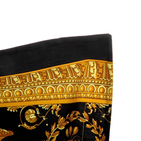 barocco-robe-double-face-reversible-cushion-black-gold-blue-04-amara