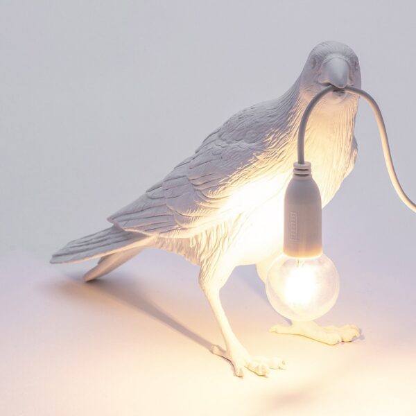 bird-table-lamp-waiting-white-03-amara