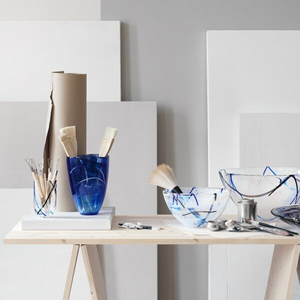 contrast-vase-blue-03-amara