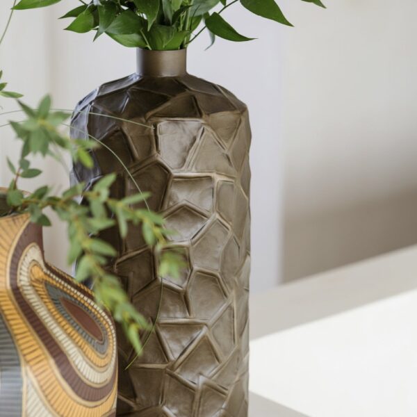 croc-effect-bronze-vase-02-amara