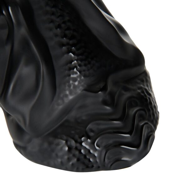 crocodile-sculpture-tablet-holder-black-05-amara