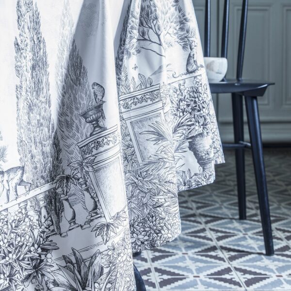 este-tablecloth-black-white-150x250cm-02-amara