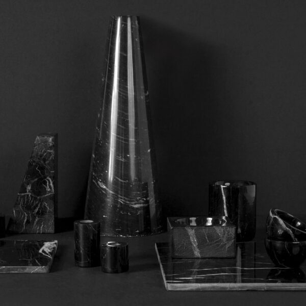 marble-pen-pot-toothbrush-holder-black-03-amara