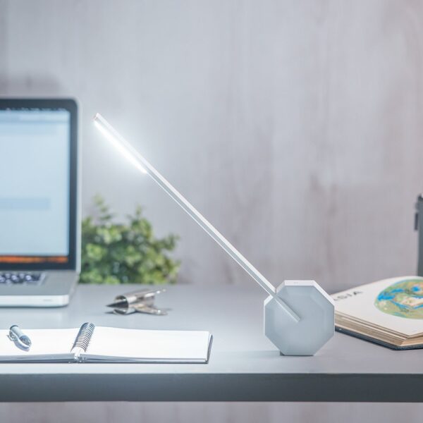 octagon-one-rechargeable-desk-light-white-02-amara