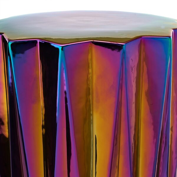 oily-folds-ceramic-stool-03-amara