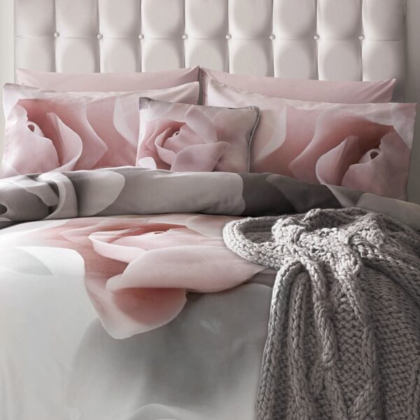porcelain-rose-duvet-cover-king-02-amara