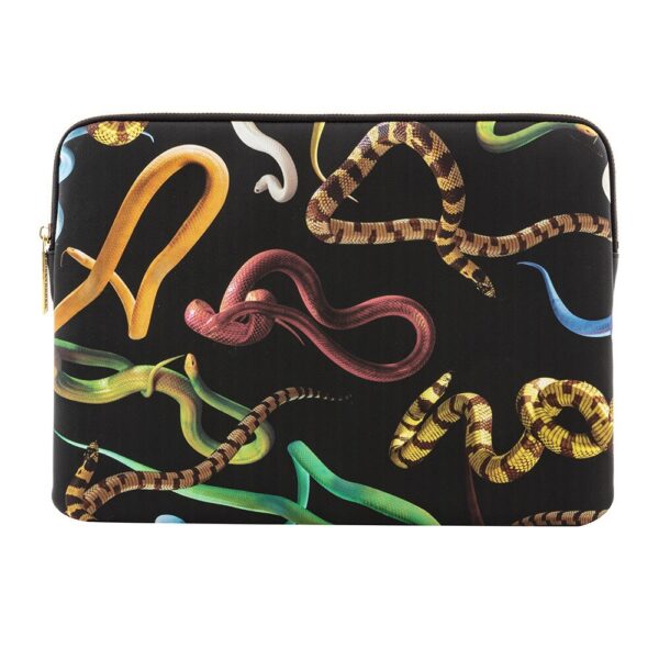 printed-laptop-bag-snakes-02-amara