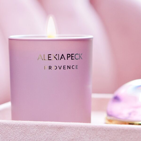 provence-candle-paperweight-white-geranium-lavender-02-amara