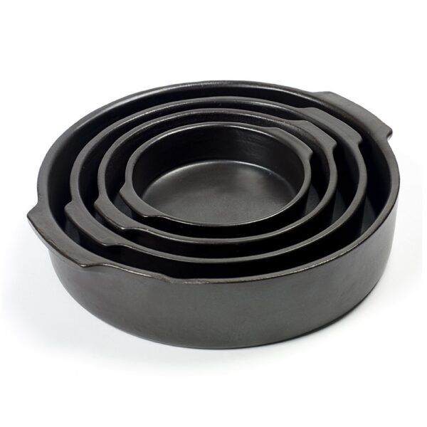 round-baking-dish-with-handles-large-02-amara