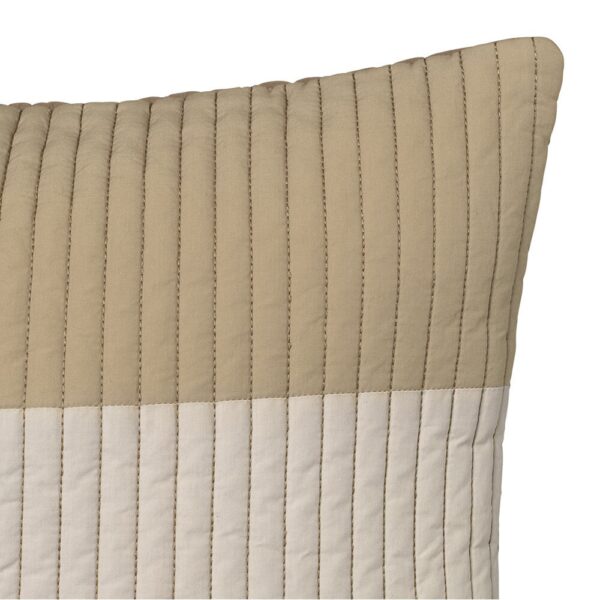 shay-quilt-cushion-desert-50x50cm-03-amara