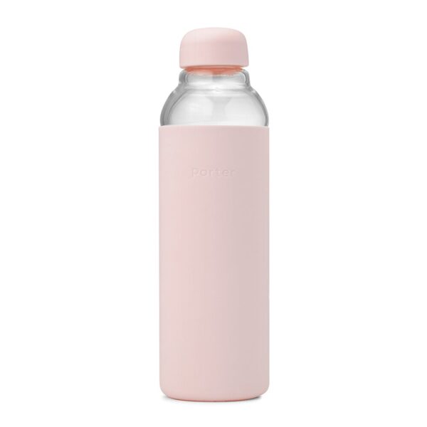the-porter-water-bottle-blush-04-amara