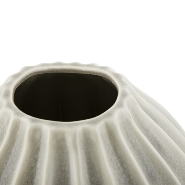 wide-ceramic-vase-rainy-day-large-04-amara