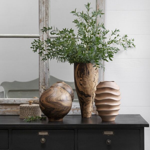 wood-swirl-sphere-vase-04-amara