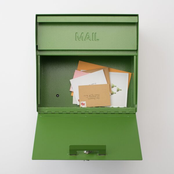 locking-mailbox-green