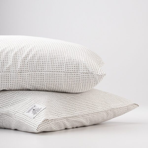gray-dot-pillow-case-set