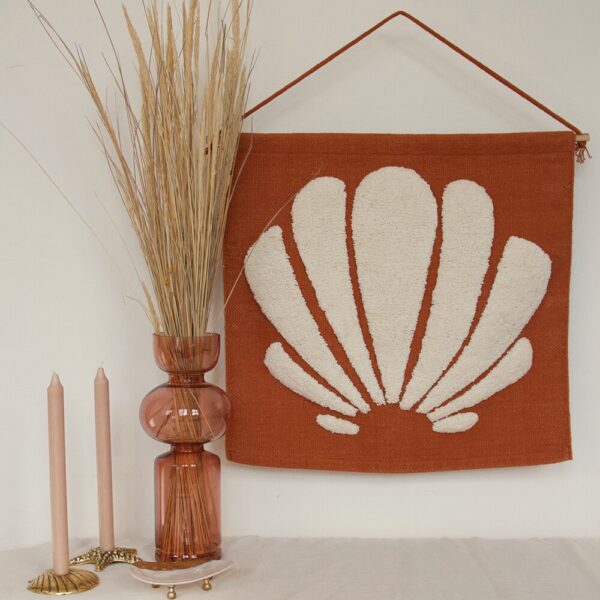shell-tufted-wall-decoration