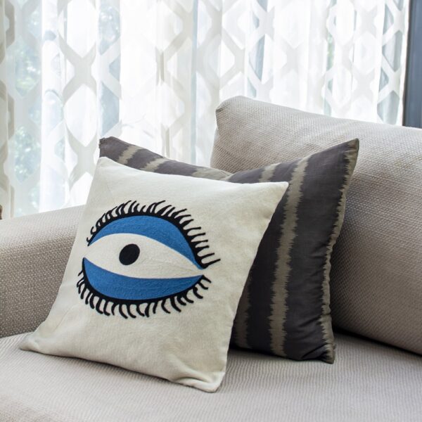 the-eye-cushion-45x45cm
