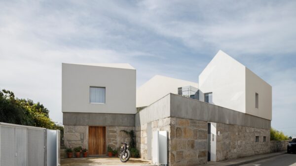 Casa Rio Do Atelier by Paulo Merlini Architects