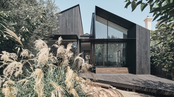 Split House by FMD Architects