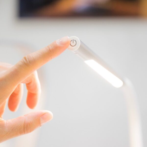Toronto - LED Task Lamp - Flexible Reading Light - USB Ports - White