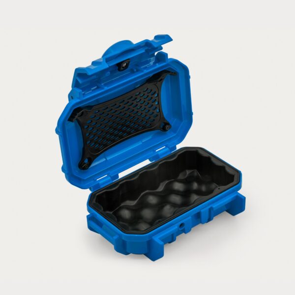 evergreen-52-micro-waterproof-camera-case-blue-w-rubber-insert-282170-01-moment