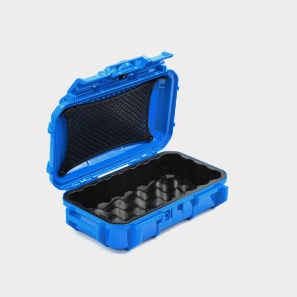 evergreen-56-micro-waterproof-camera-case-w-rubber-insert-blue-282177-01-moment