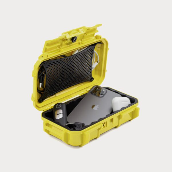 evergreen-56-micro-waterproof-camera-case-w-rubber-insert-yellow-282174-02-moment