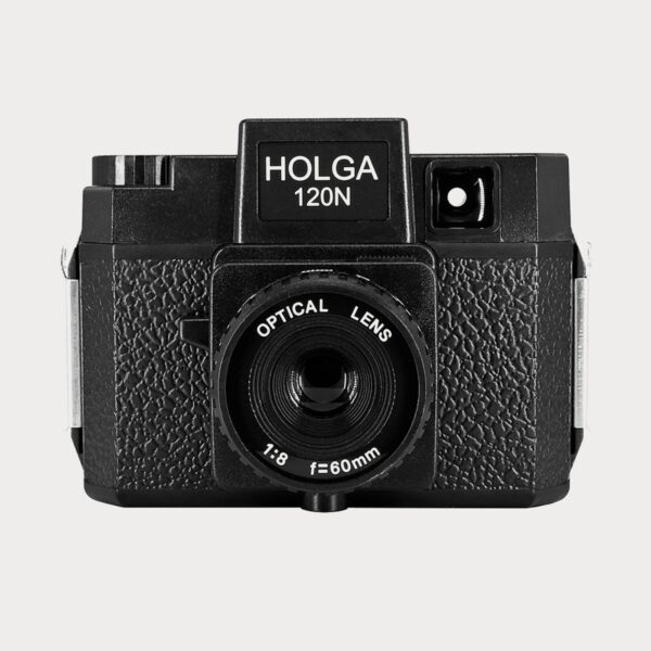 holga-120n-medium-format-film-camera-with-hotshoe-black-144120-03-moment