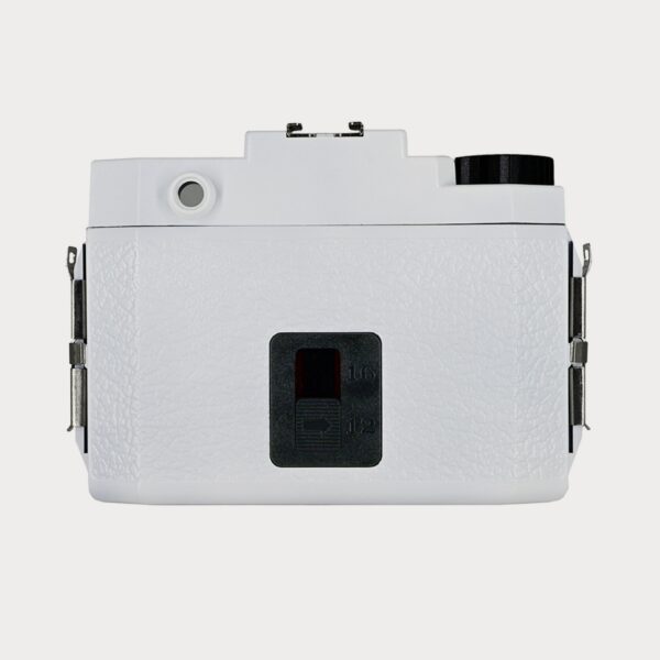 holga-120n-medium-format-film-camera-with-hotshoe-white-785120-02-moment