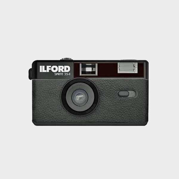 ilford-sprite-35-ii-reusable-35mm-film-camera-black-2005152-02-moment