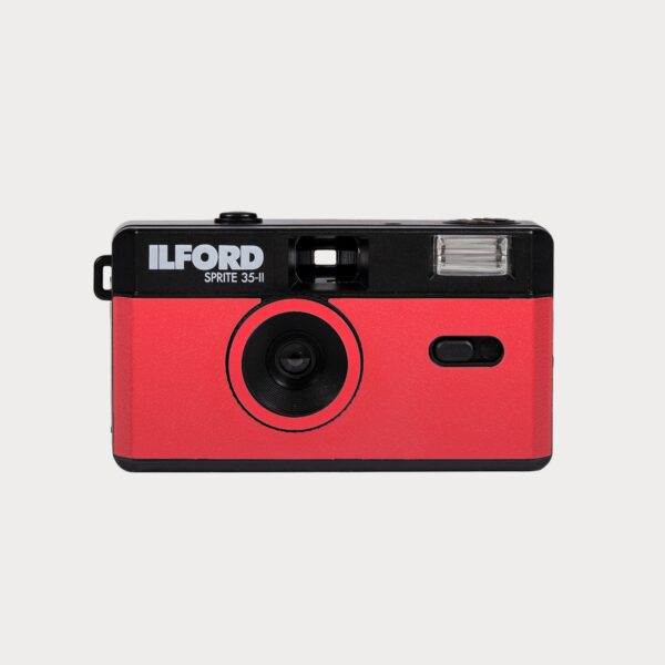 ilford-sprite-35mm-reusable-film-camera-black-red-2005168-01-moment