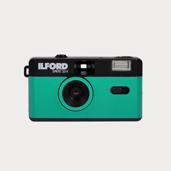 ilford-sprite-35mm-reusable-film-camera-black-teal-2005172-01-moment