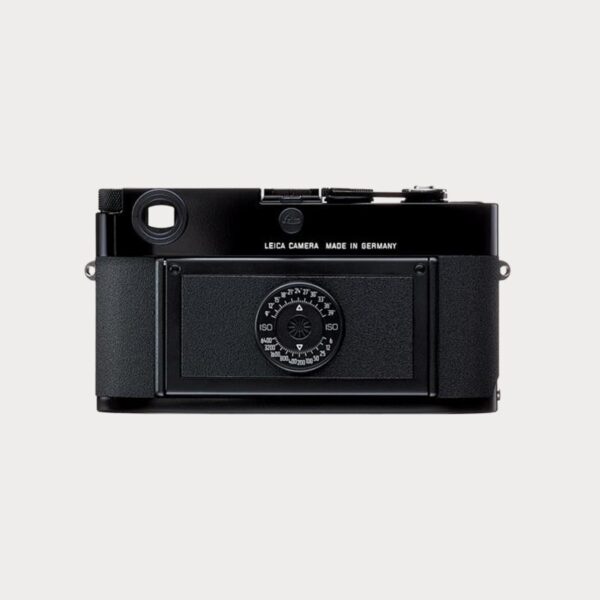 leica-mp-0-72-rangefinder-film-camera-black-10302-03-moment