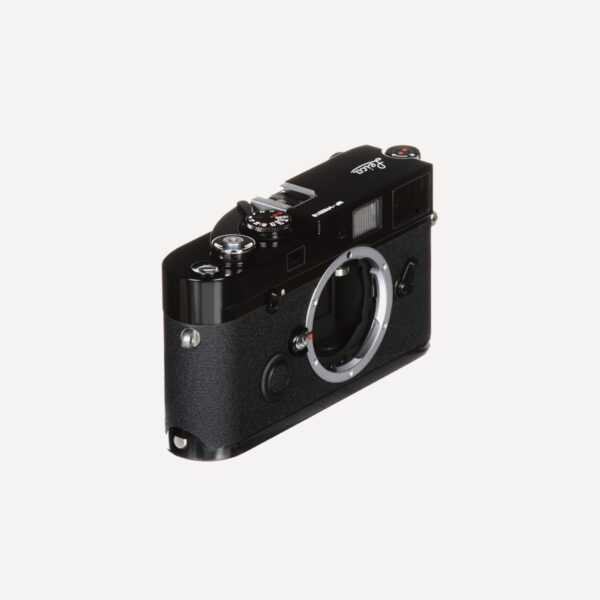 leica-mp-0-72-rangefinder-film-camera-black-10302-04-moment