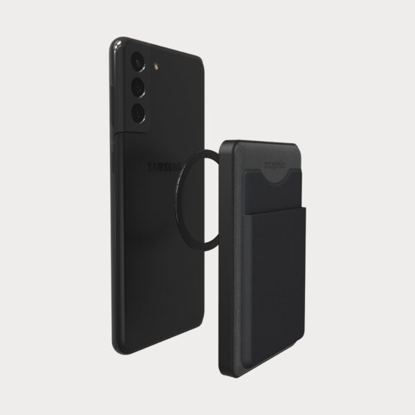 mophie-snap-plus-juice-pack-mini-wallet-wireless-charging-power-bank-401108985-05-moment