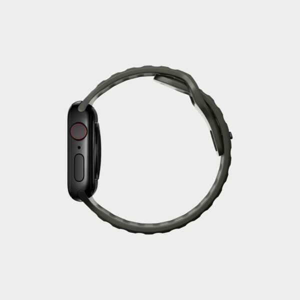 nomad-sport-strap-for-apple-watch-41mm-40mm-38mm-ash-green-nm01135685-03-moment