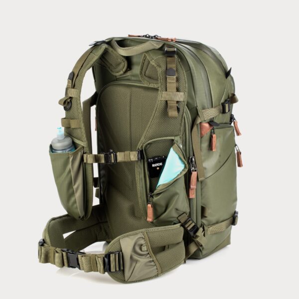 shimoda-explore-v2-30-backpack-army-green-520-155-02-moment