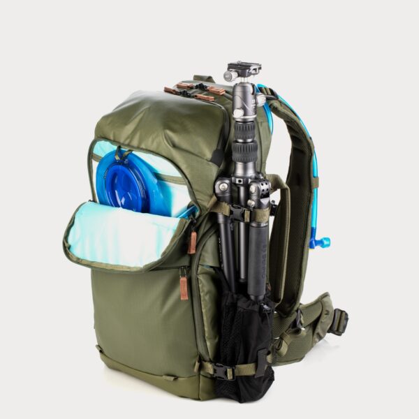 shimoda-explore-v2-30-backpack-army-green-520-155-05-moment