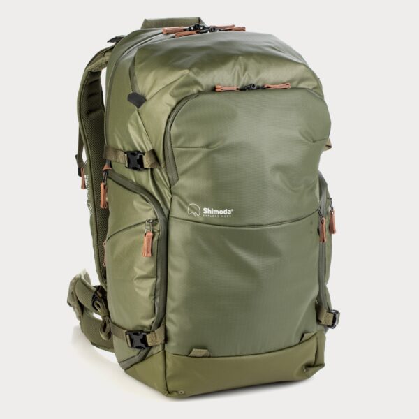 shimoda-explore-v2-35-backpack-army-green-520-159-01-moment