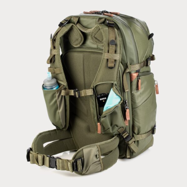 shimoda-explore-v2-35-backpack-army-green-520-159-02-moment