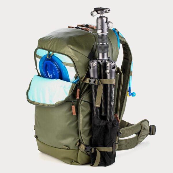 shimoda-explore-v2-35-backpack-army-green-520-159-04-moment