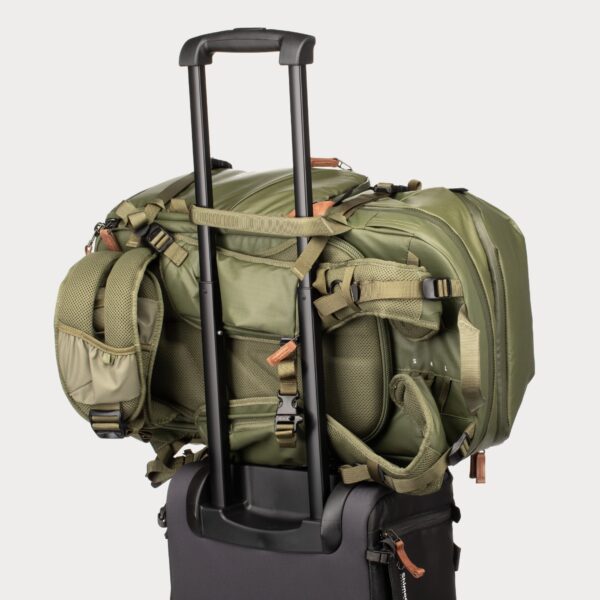 shimoda-explore-v2-35-backpack-army-green-520-159-05-moment