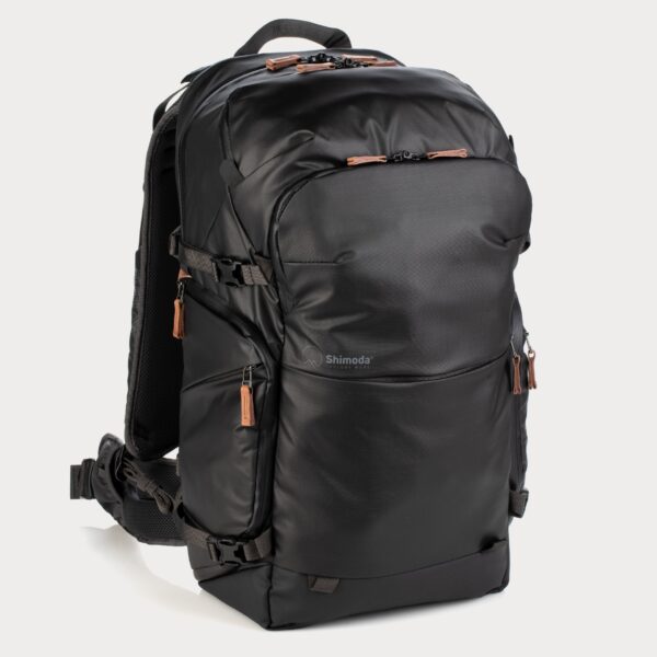 shimoda-explore-v2-35-backpack-black-520-158-01-moment