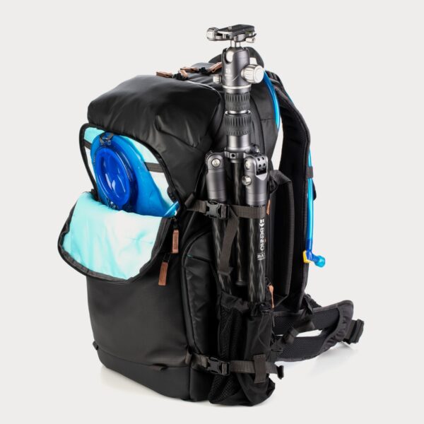 shimoda-explore-v2-35-backpack-black-520-158-05-moment