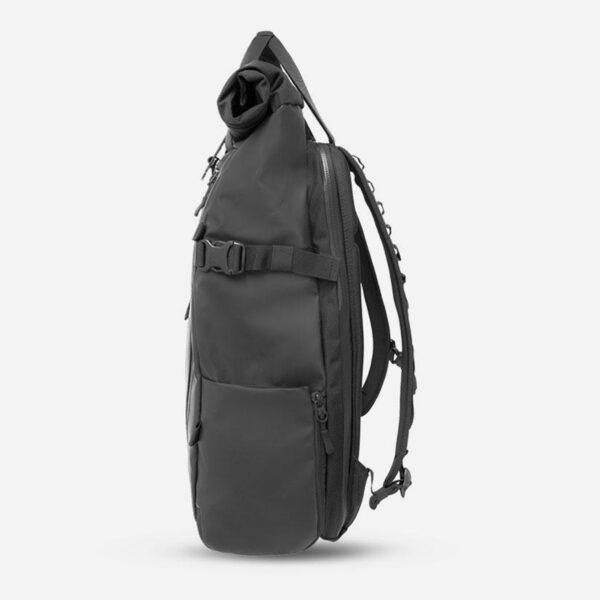 wandrd-prvke-31-liter-camera-backpack-black-pk31-bk-3-02-moment