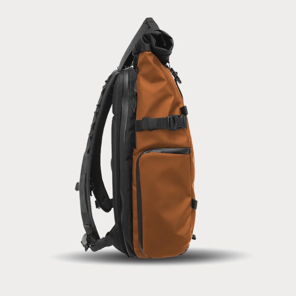 wandrd-prvke-31-liter-camera-backpack-sedona-orange-pk31-so-3-02-moment