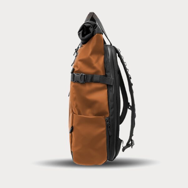 wandrd-prvke-31-liter-camera-backpack-sedona-orange-pk31-so-3-03-moment