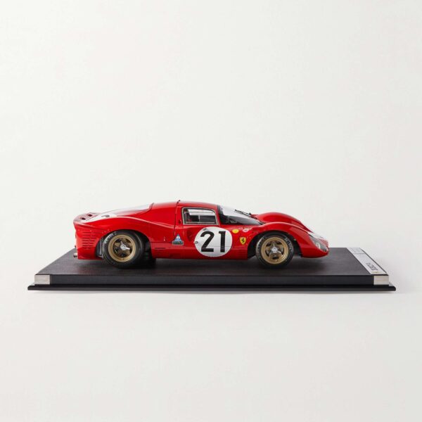 Amalgam Collection Ferrari 330 P4 LeMans 1967 1 8 Model Car 0400596860949